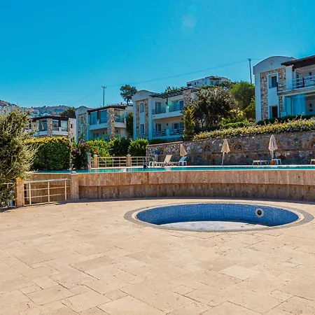 2 Br House With A Fantastic View Of Gümüşlük *
