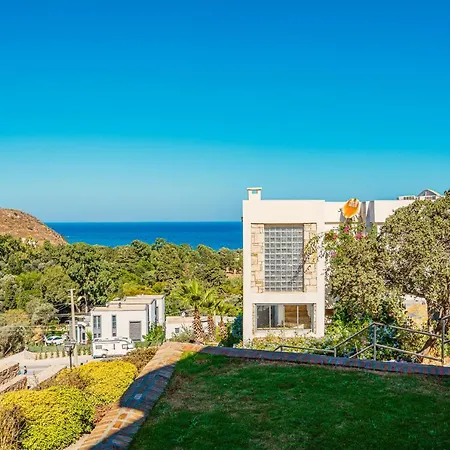 2 Br House With A Fantastic View Of Gümüşlük Daire Bodrum